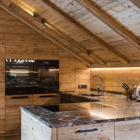 5br Elegant Gestaltete Mit Sauna *