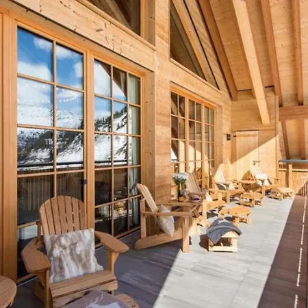 5br Elegant Gestaltete Mit Sauna Vila